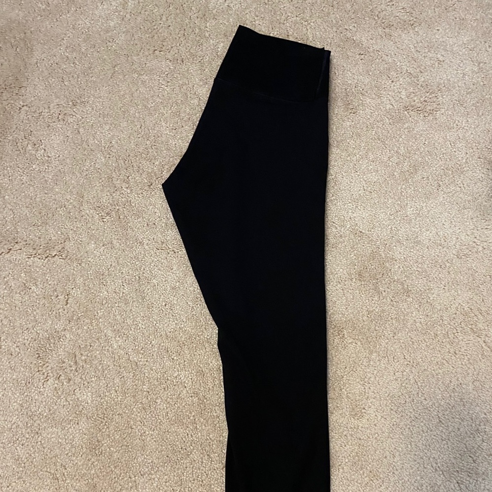 Black Everlane leggings cropped